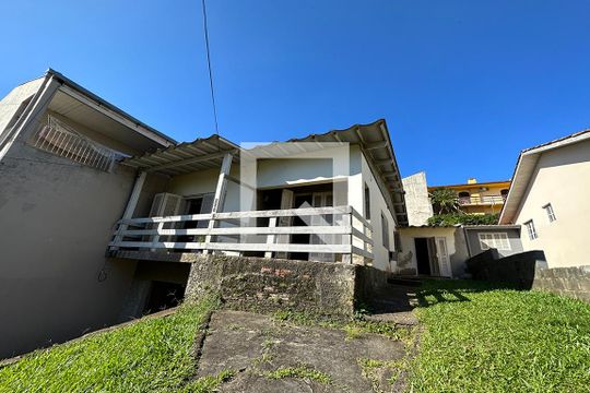 Fachada de casa à venda com 3 quartos, 150m² em Guarani, Novo Hamburgo
