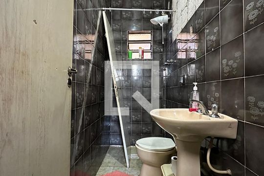 Banheiro de casa à venda com 3 quartos, 150m² em Guarani, Novo Hamburgo