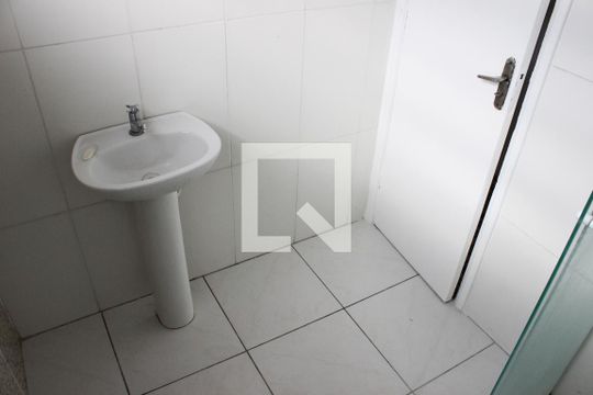Banheiro de apartamento para alugar com 2 quartos, 90m² em Vila Valença, São Vicente