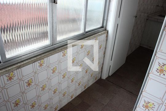 Área de Serviço de apartamento para alugar com 2 quartos, 90m² em Vila Valença, São Vicente