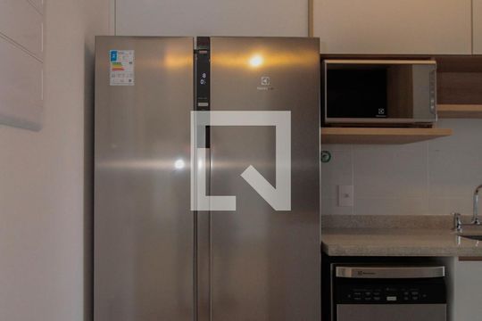 Cozinha de apartamento para alugar com 2 quartos, 98m² em Pinheiros, São Paulo