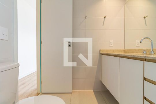 Banheiro da Suíte 1 de apartamento à venda com 2 quartos, 99m² em Pinheiros, São Paulo