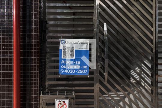 Plaquinha Externa de apartamento para alugar com 1 quarto, 48m² em Centro Histórico, Porto Alegre