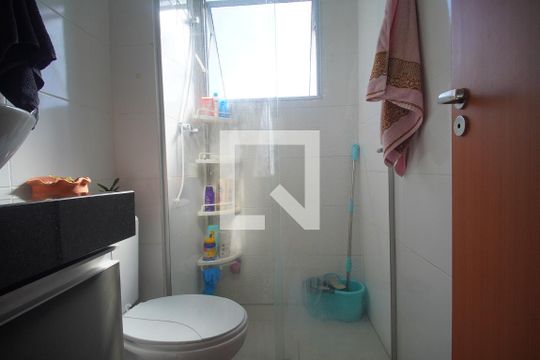Banheiro de apartamento à venda com 2 quartos, 46m² em Canudos, Novo Hamburgo