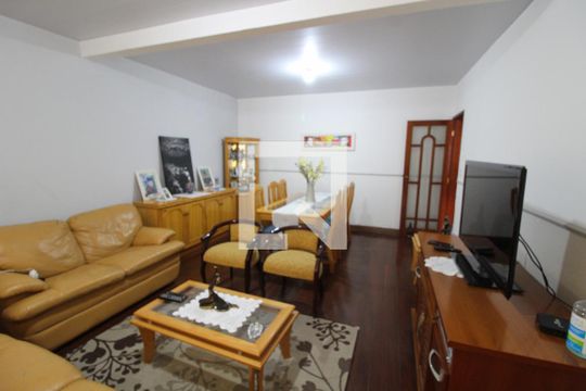 Casa à venda com 5 quartos, 182m² em Vila Prudente, São Paulo