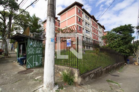 Placa na Fachada de apartamento à venda com 2 quartos, 34m² em Itaquera, São Paulo