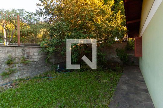 Área externa de casa à venda com 3 quartos, 250m² em Mauá, Novo Hamburgo