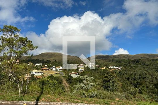 Vista de casa de condomínio à venda com 3 quartos, 132m² em Villa Bella, Itabirito