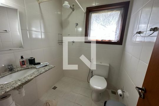 Banheiro de casa de condomínio à venda com 3 quartos, 132m² em Villa Bella, Itabirito