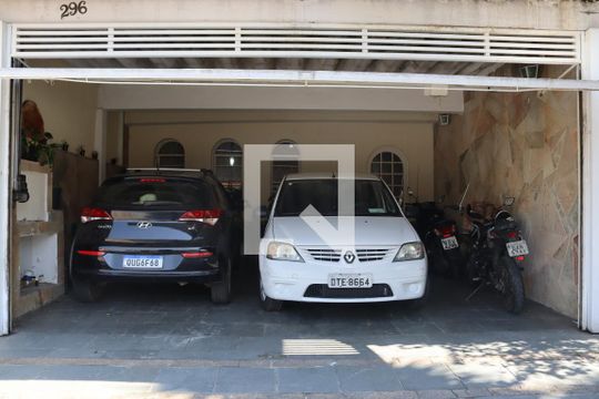 Garagem de casa à venda com 4 quartos, 300m² em Jardim Vila Galvão, Guarulhos