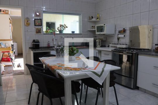 Cozinha de casa à venda com 4 quartos, 300m² em Jardim Vila Galvão, Guarulhos