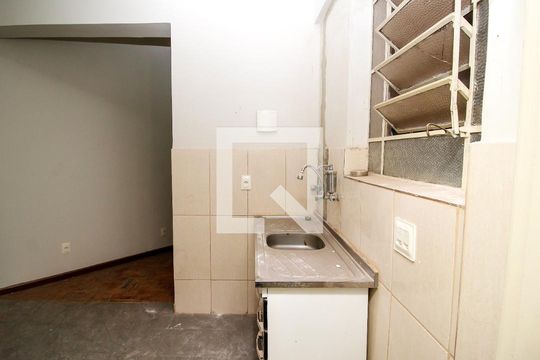 Cozinha de apartamento à venda com 2 quartos, 109m² em Centro, Belo Horizonte
