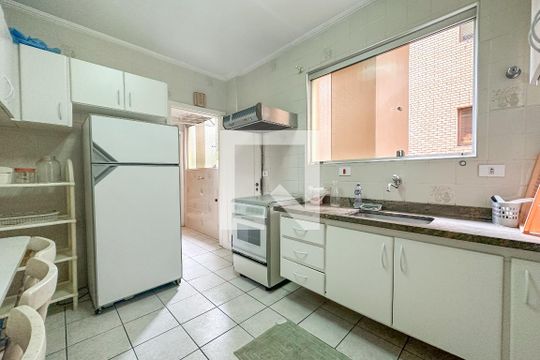 Cozinha de apartamento para alugar com 3 quartos, 102m² em Balneario Cidade Atlantica, Guarujá