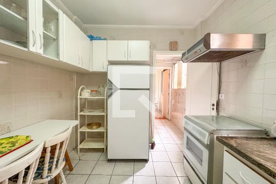 Cozinha de apartamento para alugar com 3 quartos, 102m² em Balneario Cidade Atlantica, Guarujá