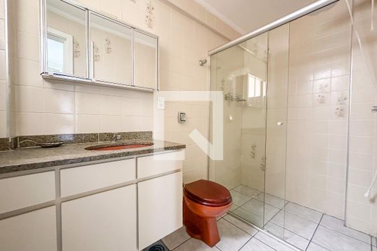 Banheiro 1 de apartamento para alugar com 3 quartos, 102m² em Balneario Cidade Atlantica, Guarujá