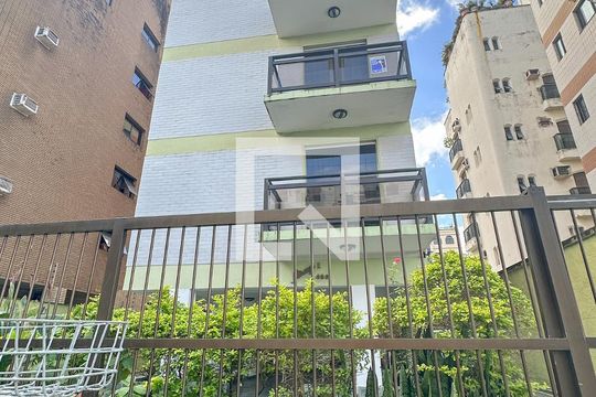 Fachada de apartamento para alugar com 3 quartos, 102m² em Balneario Cidade Atlantica, Guarujá