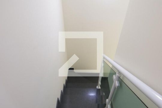 Escada de casa à venda com 3 quartos, 110m² em Jardim Ipanema(zona Leste), São Paulo