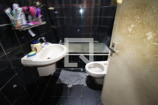 Banheiro de casa à venda com 3 quartos, 300m² em Vila Santa Maria, São Paulo