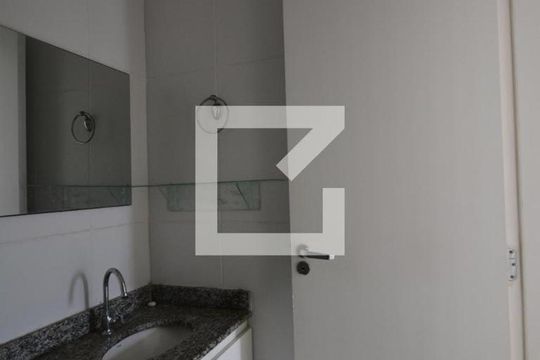 Banheiro de apartamento à venda com 2 quartos, 60m² em Madureira, Rio de Janeiro
