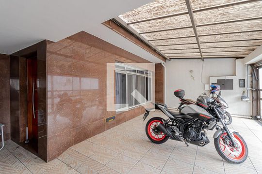 Garagem de casa à venda com 3 quartos, 296m² em Vila Brasilina, São Paulo