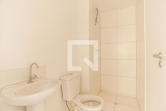 Banheiro de kitnet/studio à venda com 1 quarto, 24m² em Bonfim, Osasco