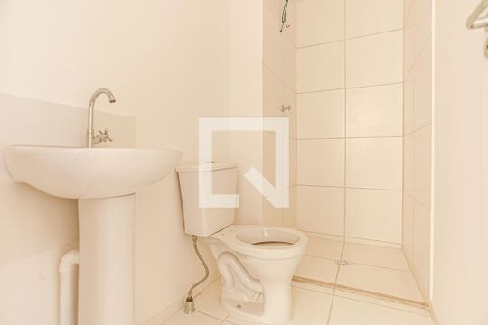 Banheiro de kitnet/studio à venda com 1 quarto, 24m² em Bonfim, Osasco
