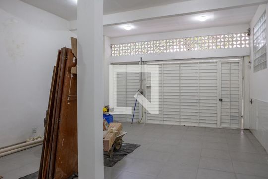 Garagem de casa para alugar com 3 quartos, 300m² em Água Branca, São Paulo