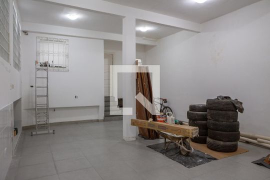 Garagem de casa para alugar com 3 quartos, 300m² em Água Branca, São Paulo