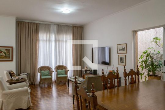 Sala de casa para alugar com 3 quartos, 300m² em Água Branca, São Paulo