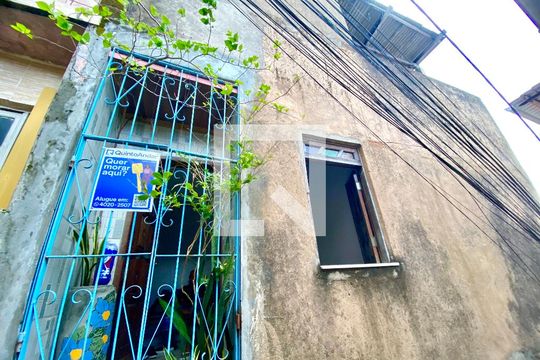 Plaquinha de casa para alugar com 4 quartos, 140m² em Garcia, Salvador