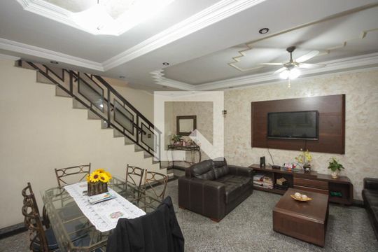 Casa à venda com 3 quartos, 220m² em Quinta da Paineira, São Paulo