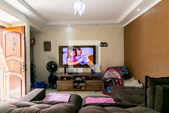 Sala de casa de condomínio para alugar com 3 quartos, 145m² em Chácara Seis de Outubro, São Paulo