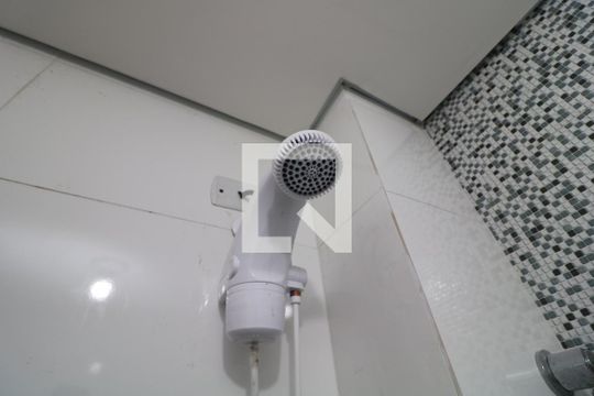 Banheiro de apartamento para alugar com 2 quartos, 45m² em Jardim Santa Teresinha, São Paulo