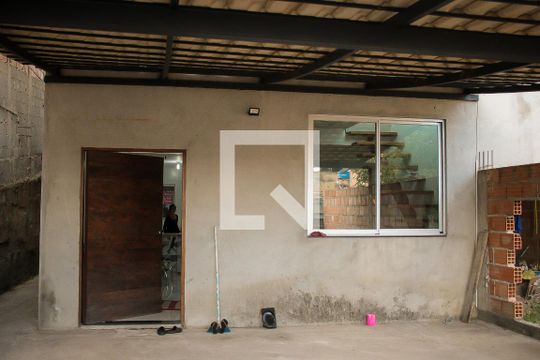 Fachada de casa à venda com 3 quartos, 360m² em Santa Helena, Contagem