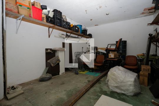 Garagem de casa à venda com 3 quartos, 100m² em Chora Menino, São Paulo