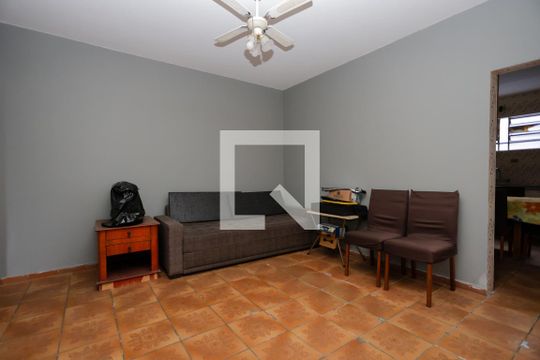 Casa à venda com 3 quartos, 100m² em Chora Menino, São Paulo