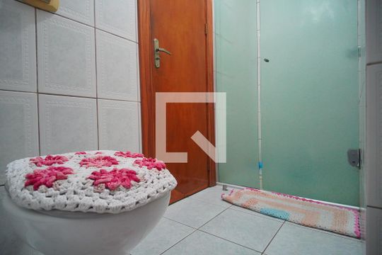 Banheiro de apartamento à venda com 2 quartos, 74m² em Pátria Nova, Novo Hamburgo