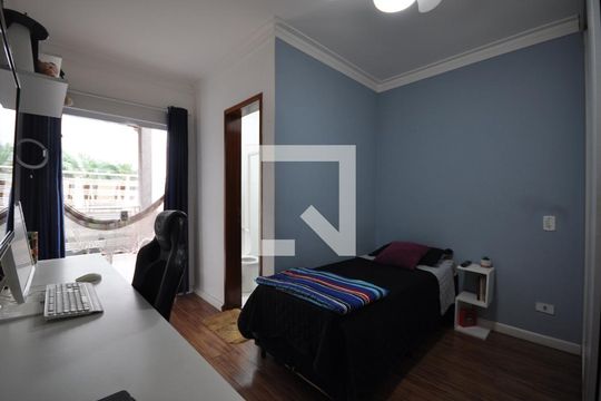 Suíte 2 de casa para alugar com 3 quartos, 250m² em Vila Pedra Branca, São Paulo