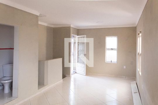 Casa para alugar com 2 quartos, 85m² em Jardim Maria Amelia, Jacareí
