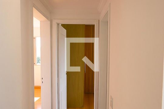 corredor de apartamento para alugar com 2 quartos, 60m² em Jardim Monte Kemel, São Paulo
