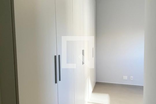 detalhe do Quarto 1 de apartamento para alugar com 2 quartos, 52m² em Alphaville Empresarial, Barueri