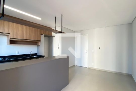 Sala de apartamento para alugar com 2 quartos, 52m² em Alphaville Empresarial, Barueri
