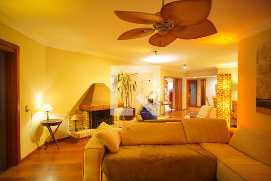 Sala de Estar de apartamento à venda com 3 quartos, 240m² em Bela Vista, Porto Alegre