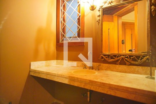 Lavabo de apartamento para alugar com 3 quartos, 240m² em Bela Vista, Porto Alegre