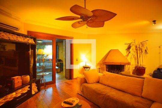 Sala de Estar de apartamento para alugar com 3 quartos, 240m² em Bela Vista, Porto Alegre