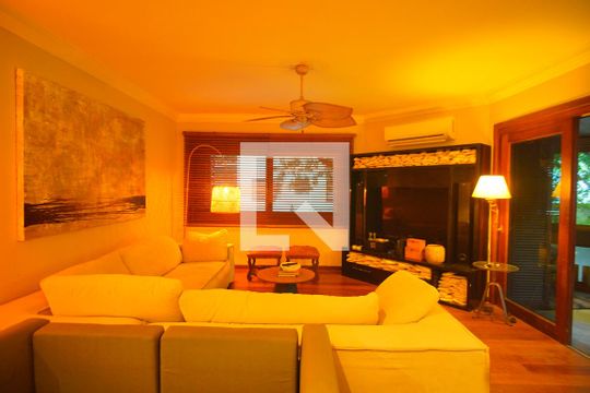 Sala de Estar de apartamento para alugar com 3 quartos, 240m² em Bela Vista, Porto Alegre