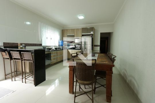 Cozinha 1 de casa à venda com 4 quartos, 140m² em Vila Eldizia, Santo André