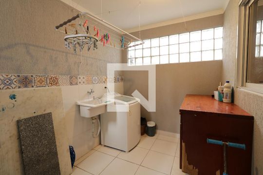 Área de Serviço de casa à venda com 4 quartos, 140m² em Vila Eldizia, Santo André