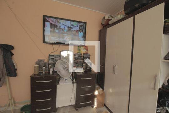 Quarto 2 de casa à venda com 4 quartos, 200m² em Vila Jardim, Porto Alegre
