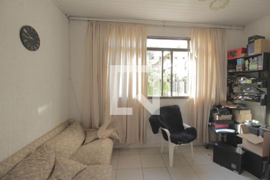 Sala 1 de casa à venda com 4 quartos, 200m² em Vila Jardim, Porto Alegre
